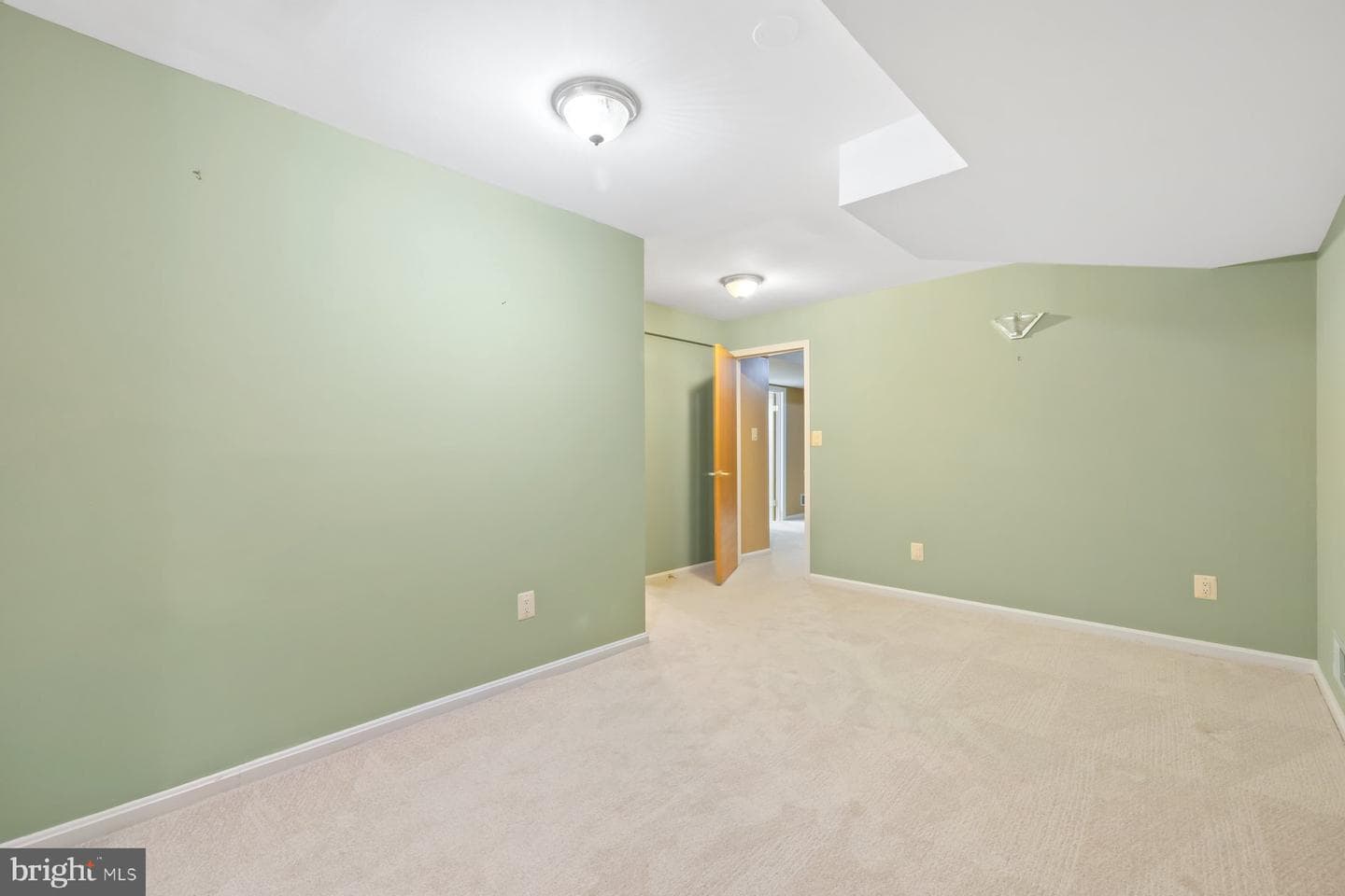 11900 Gainsborough Road photo 36