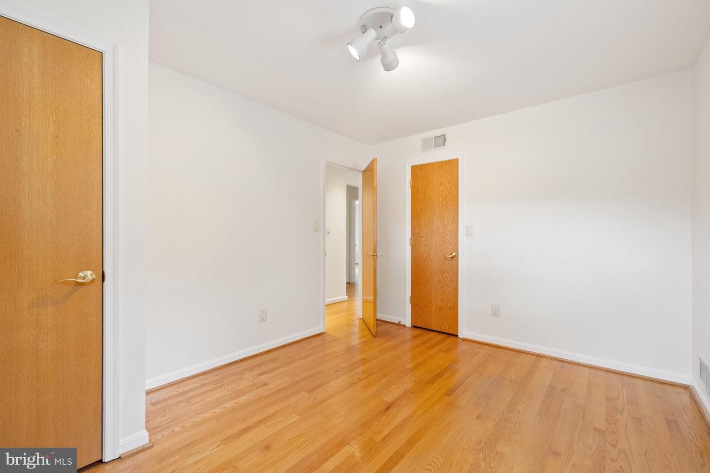 11900 Gainsborough Road photo 40