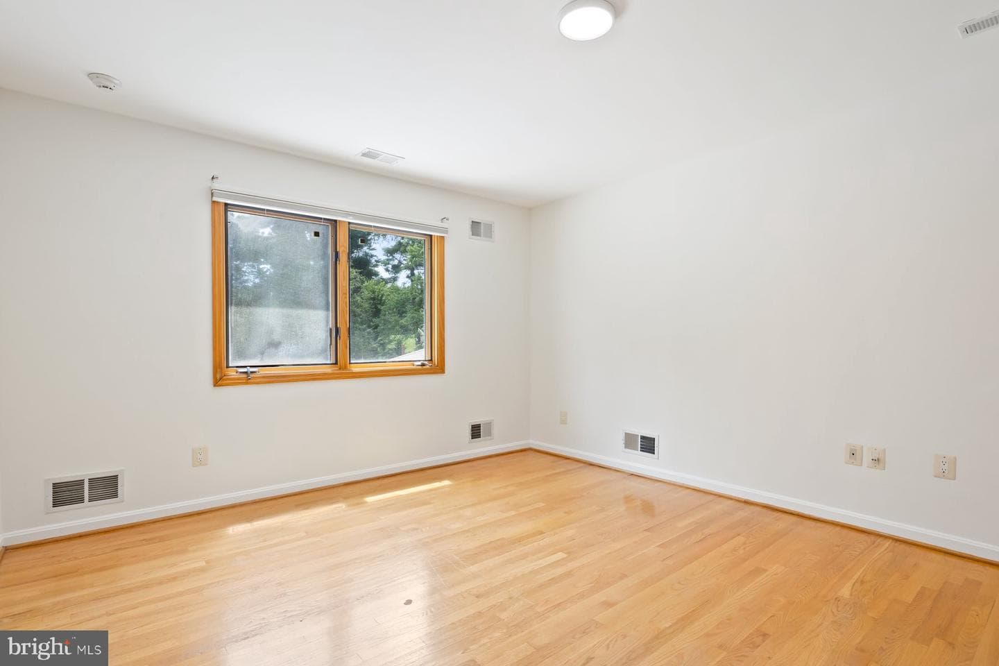 11900 Gainsborough Road photo 45