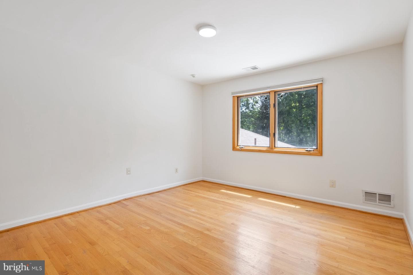 11900 Gainsborough Road photo 50
