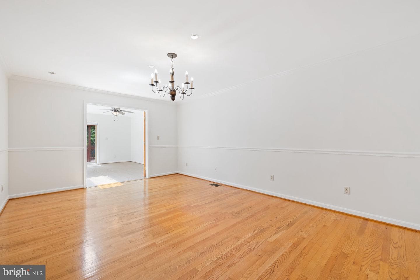 11900 Gainsborough Road photo 6