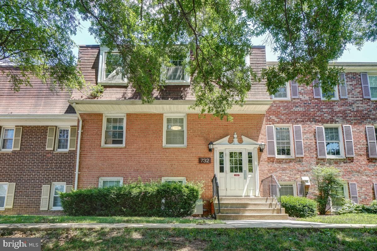 732 Quince Orchard Boulevard #201