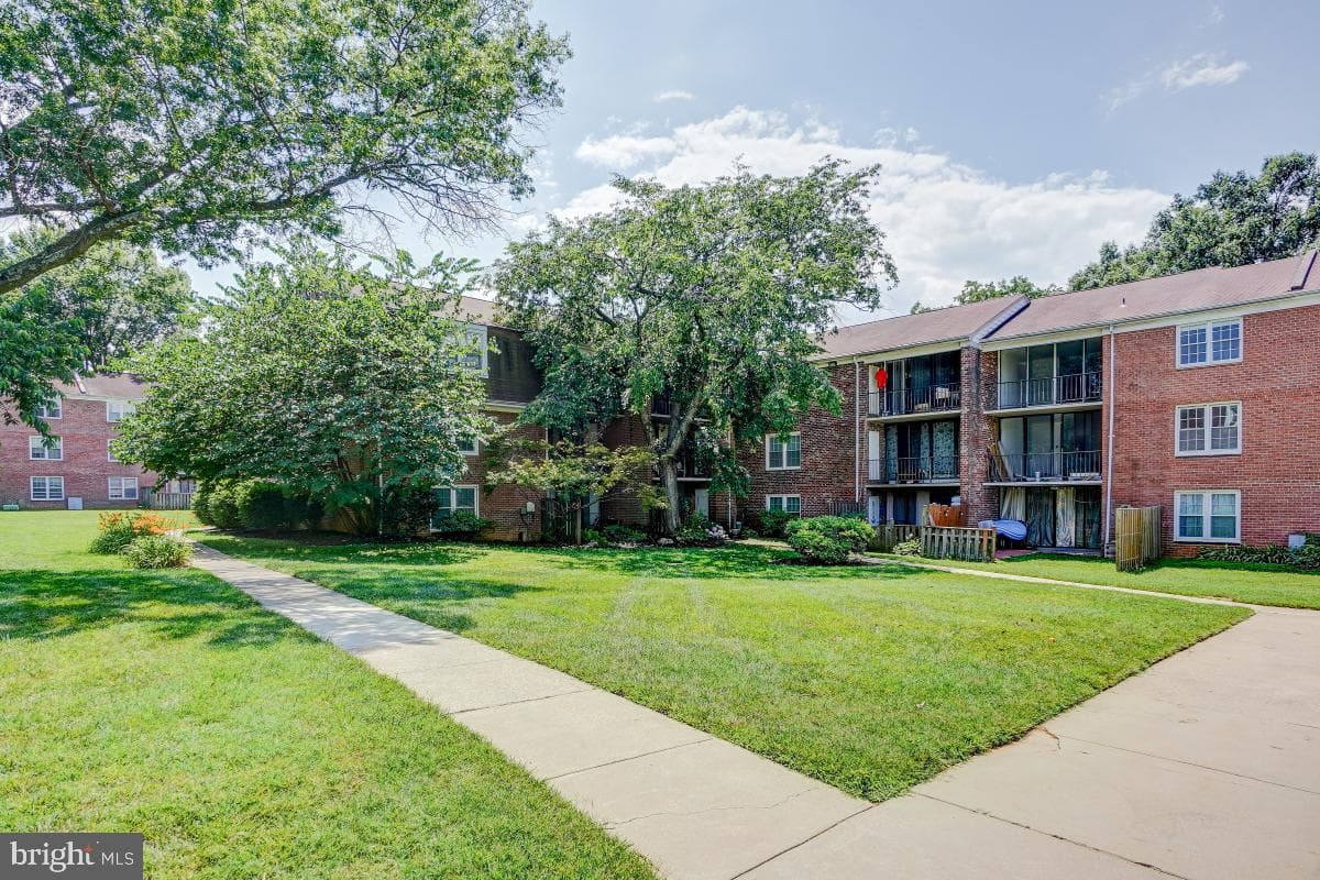 732 Quince Orchard Boulevard #201 photo 33