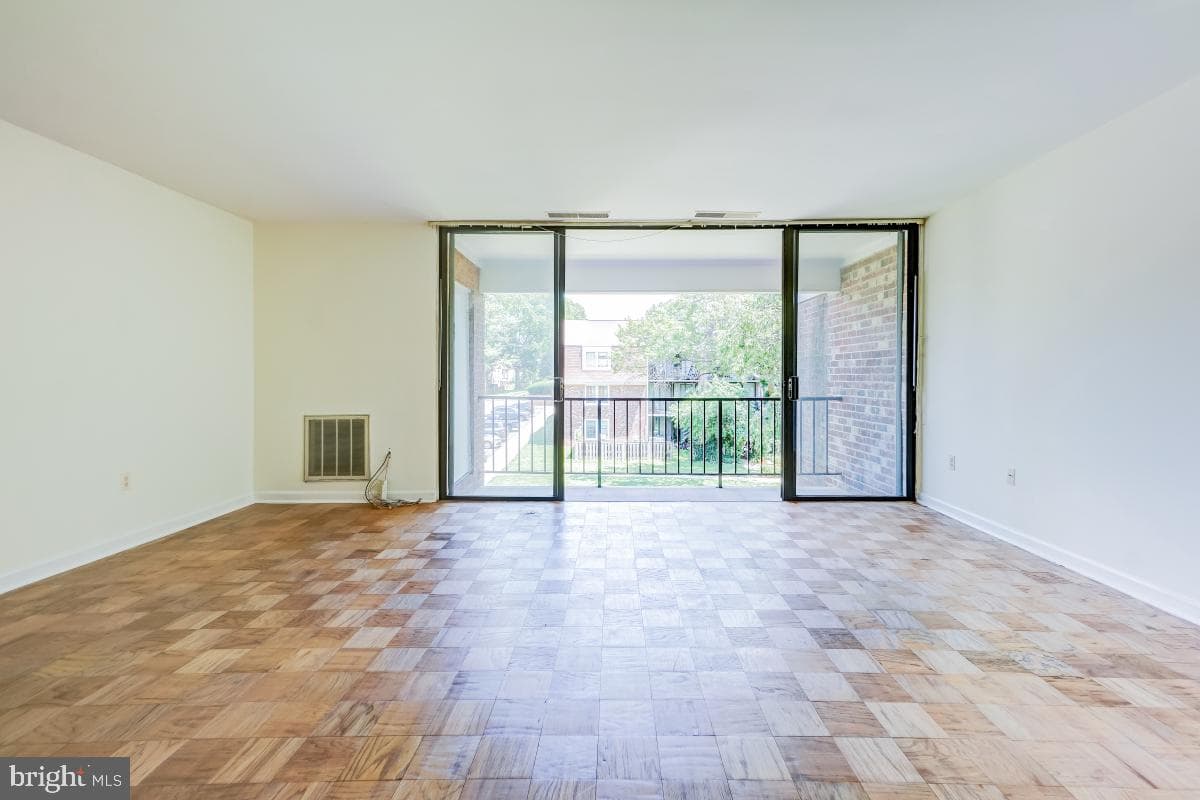 732 Quince Orchard Boulevard #201 photo 7
