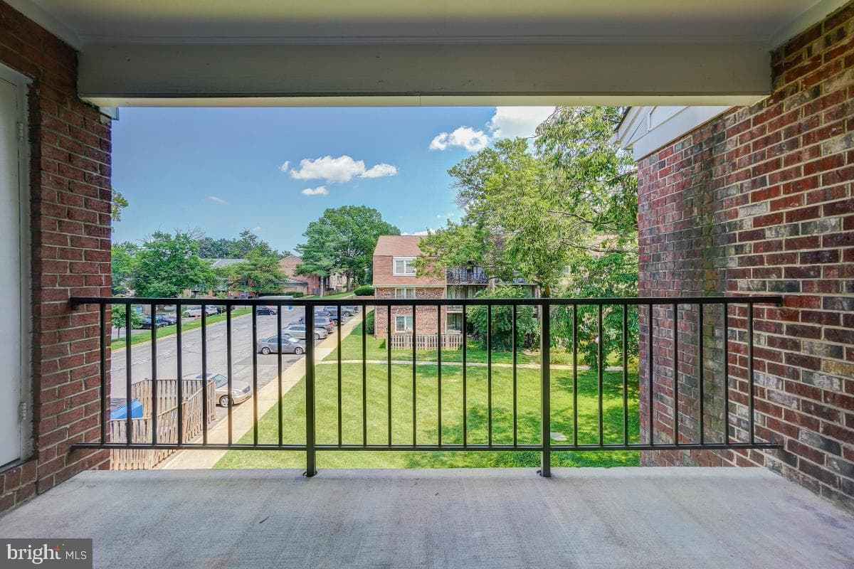 732 Quince Orchard Boulevard #201 photo 8