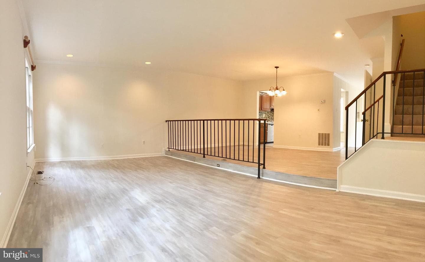 7206 Taveshire Way photo 4