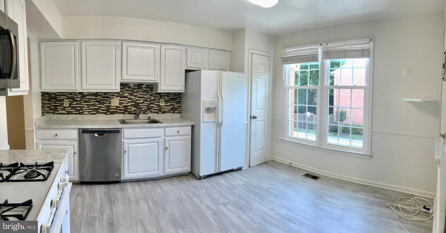 7206 Taveshire Way photo 5
