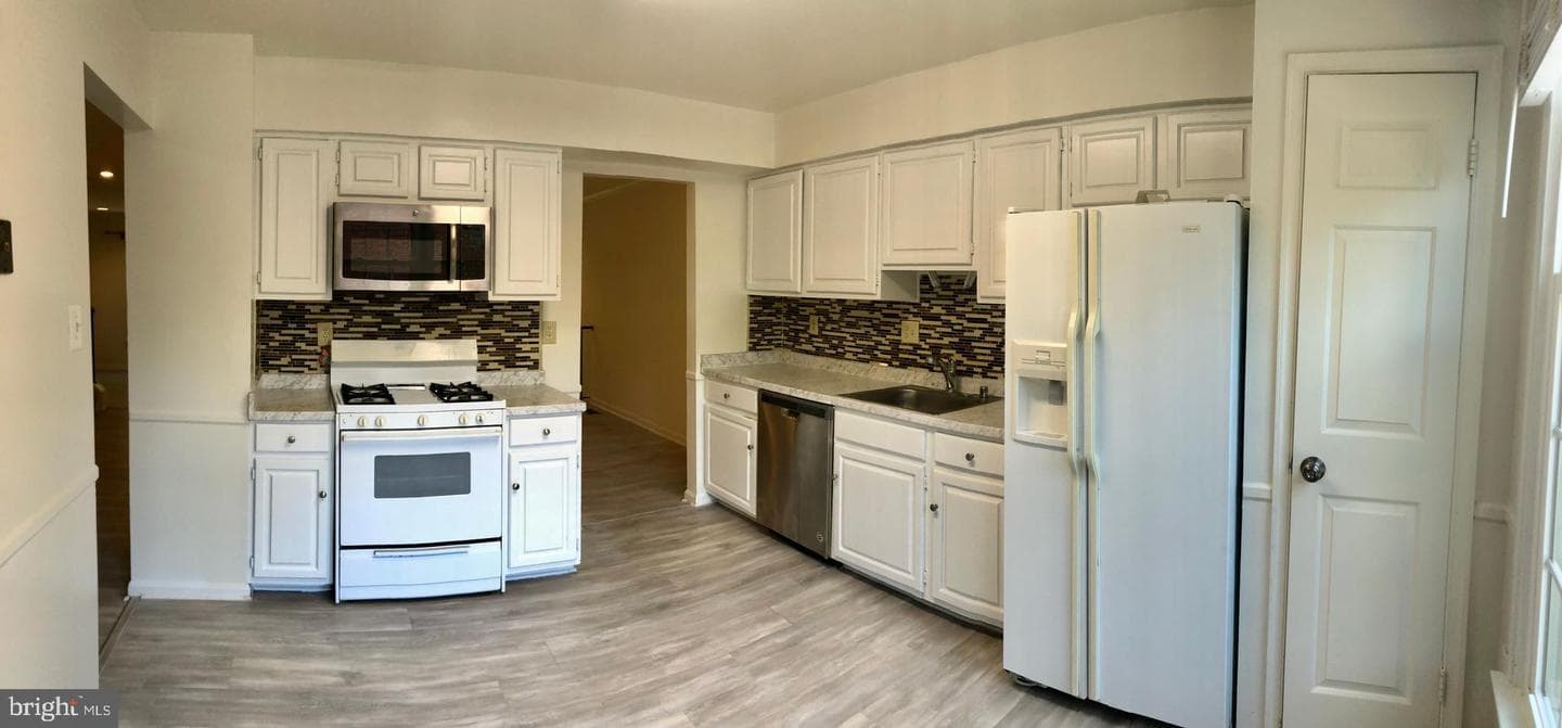 7206 Taveshire Way photo 6
