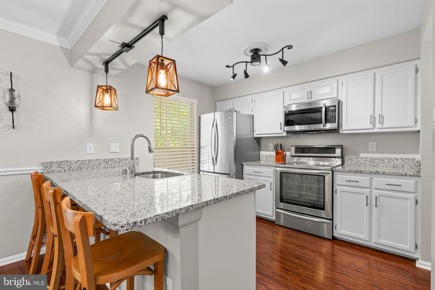 2420 Ladymeade Drive N photo 14