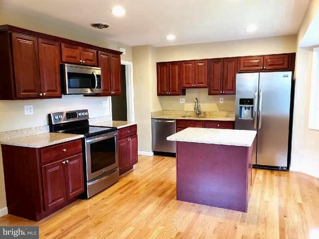 1807 Reedie Drive photo 9