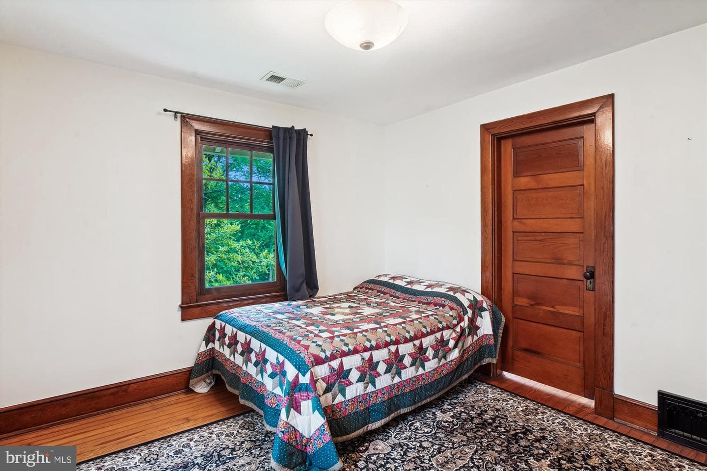 14 Williams Street photo 32