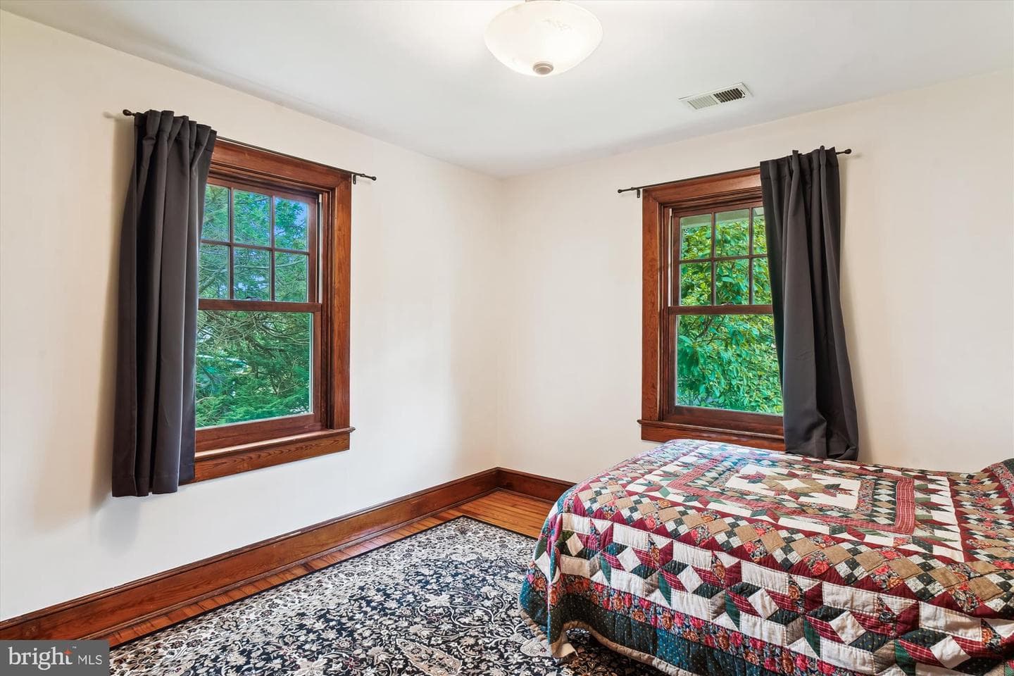 14 Williams Street photo 35