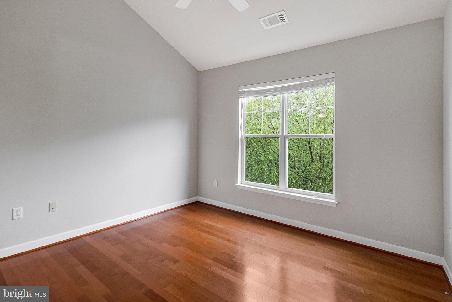 501 Hungerford Drive #450 photo 34