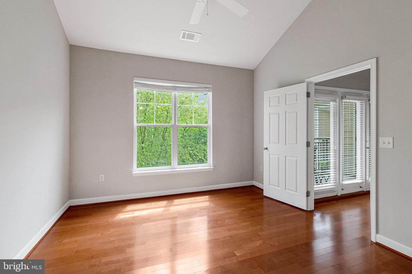 501 Hungerford Drive #450 photo 35