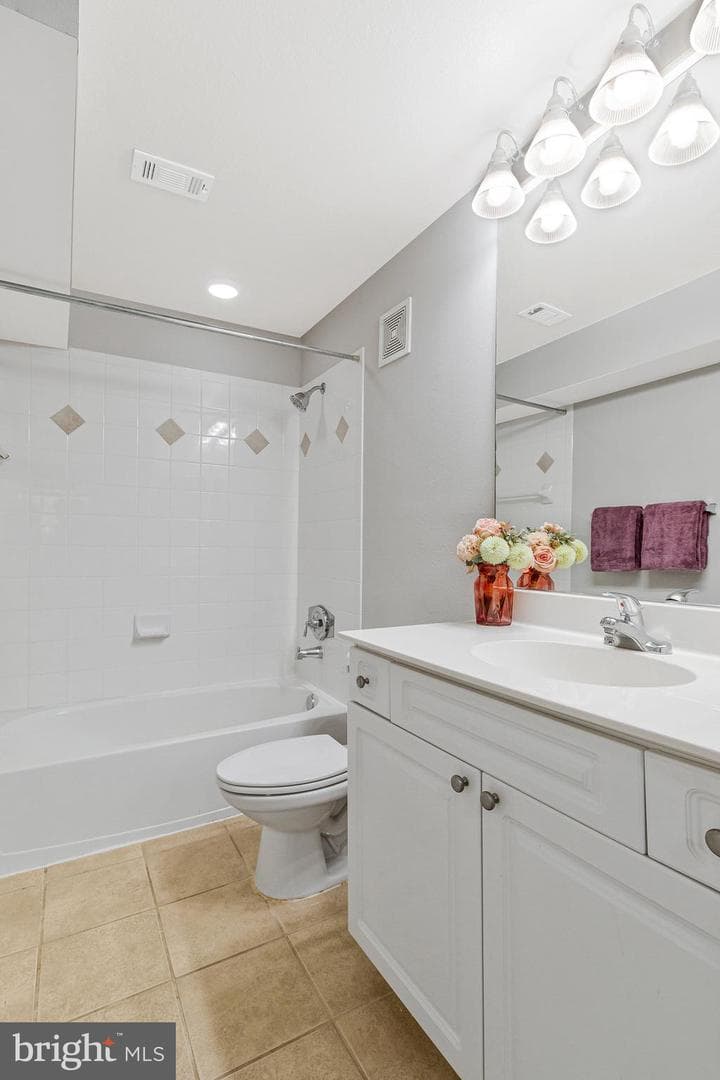 501 Hungerford Drive #450 photo 40