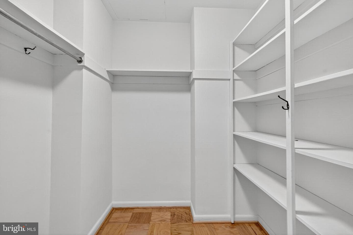 10201 Grosvenor Place #1518 photo 21