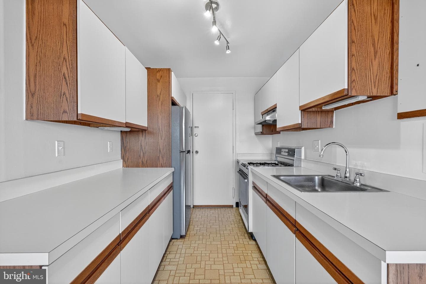10201 Grosvenor Place #1518 photo 23