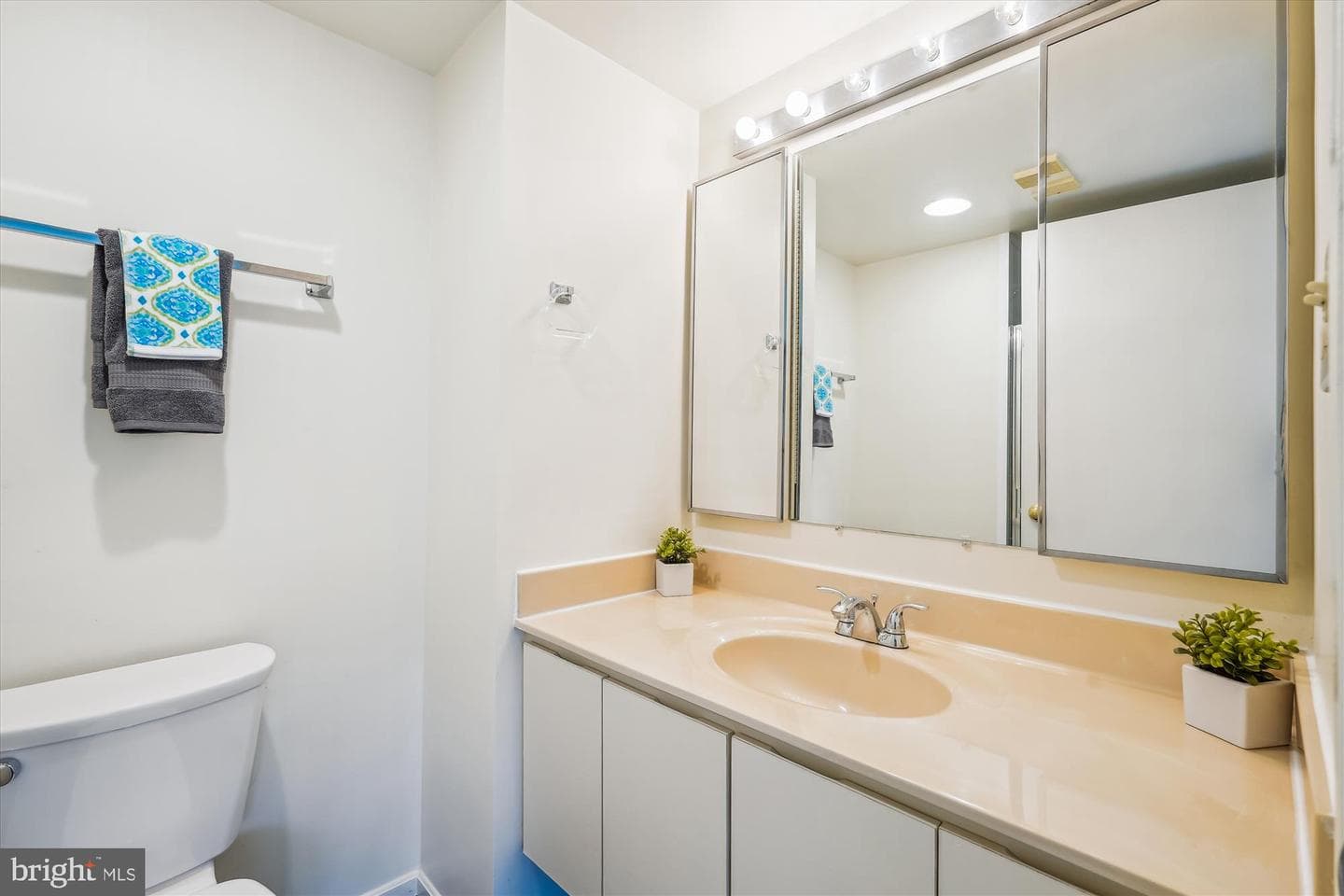 15107 Interlachen Drive #2-220 photo 33