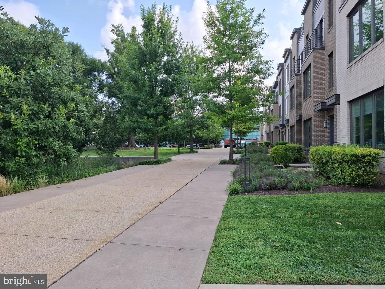 10374 Jacobsen Street photo 2