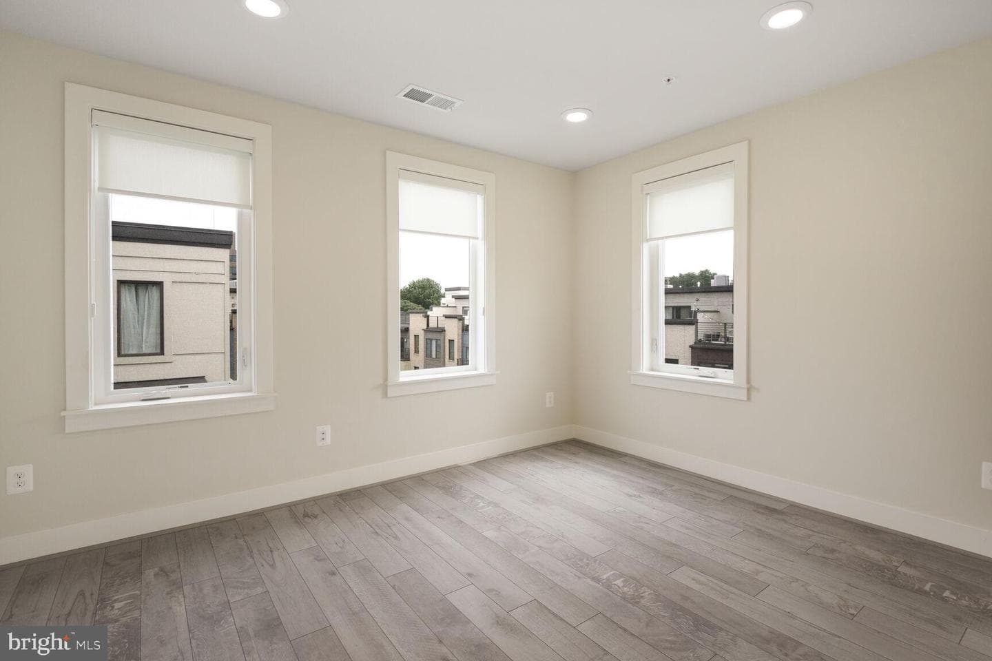 10374 Jacobsen Street photo 29