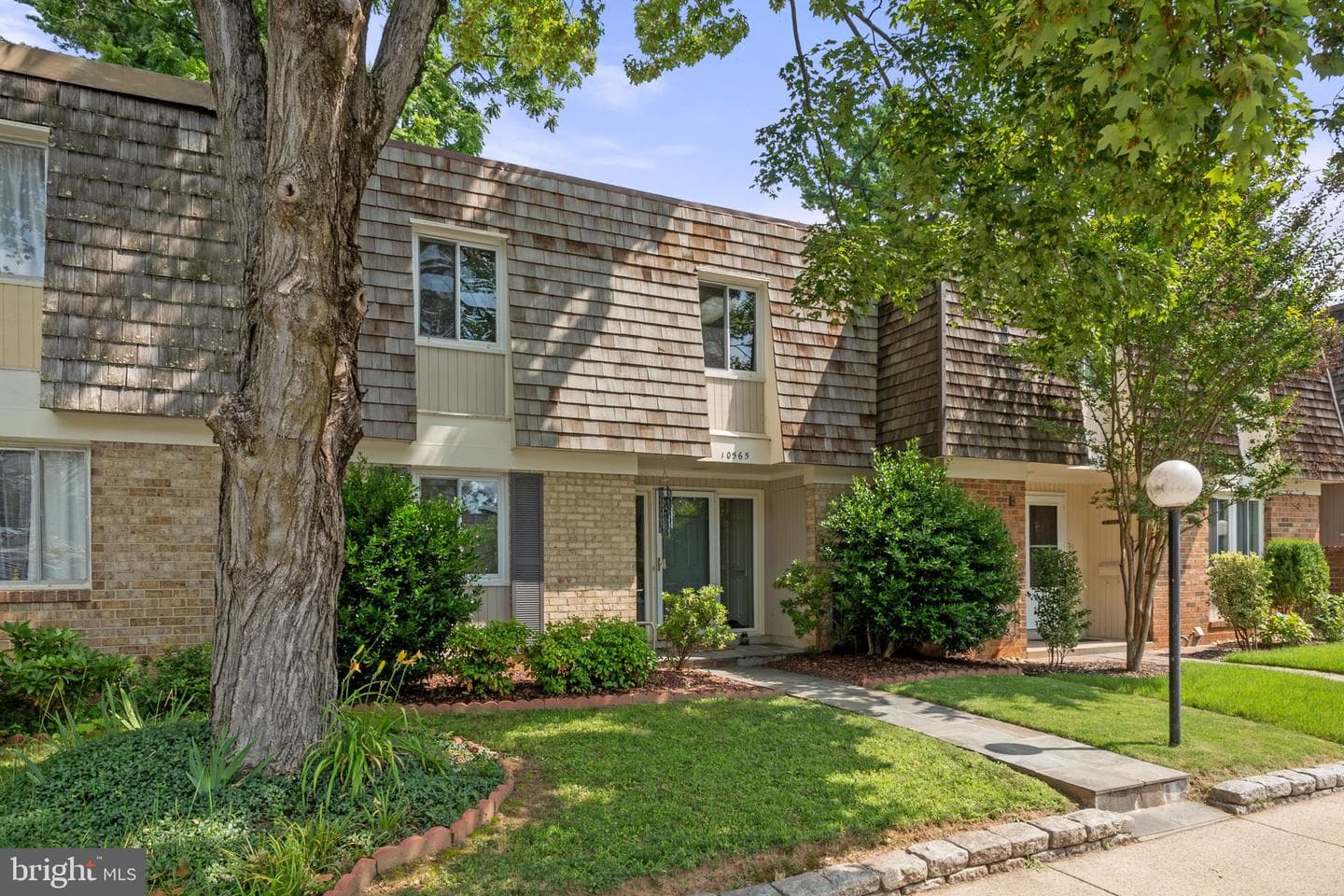 10565 Cambridge Court photo 2