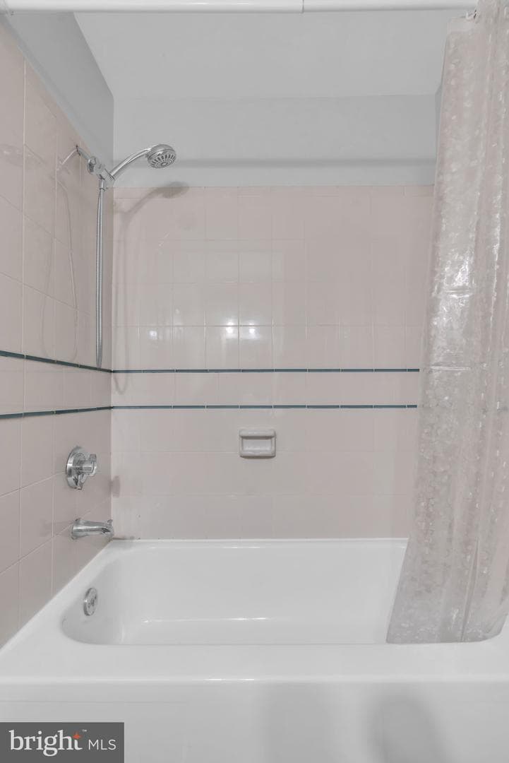 2 Goodport Court photo 27