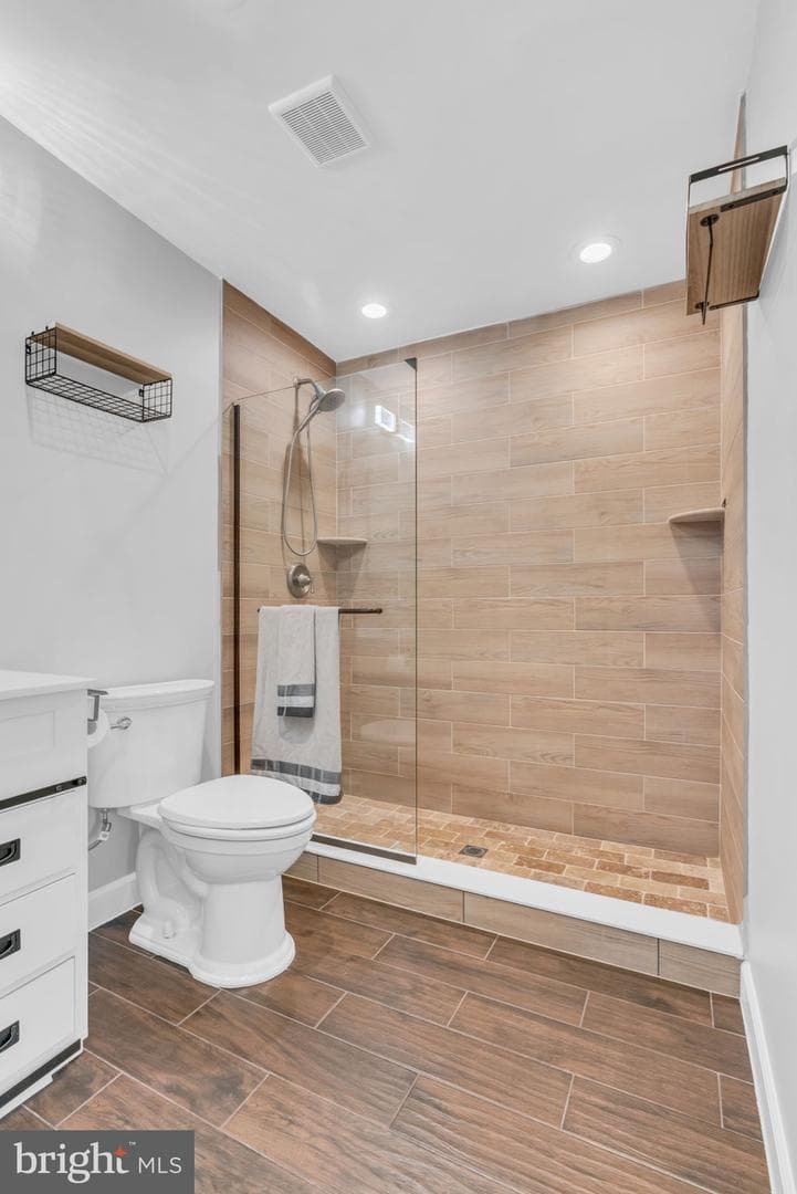 2 Goodport Court photo 33