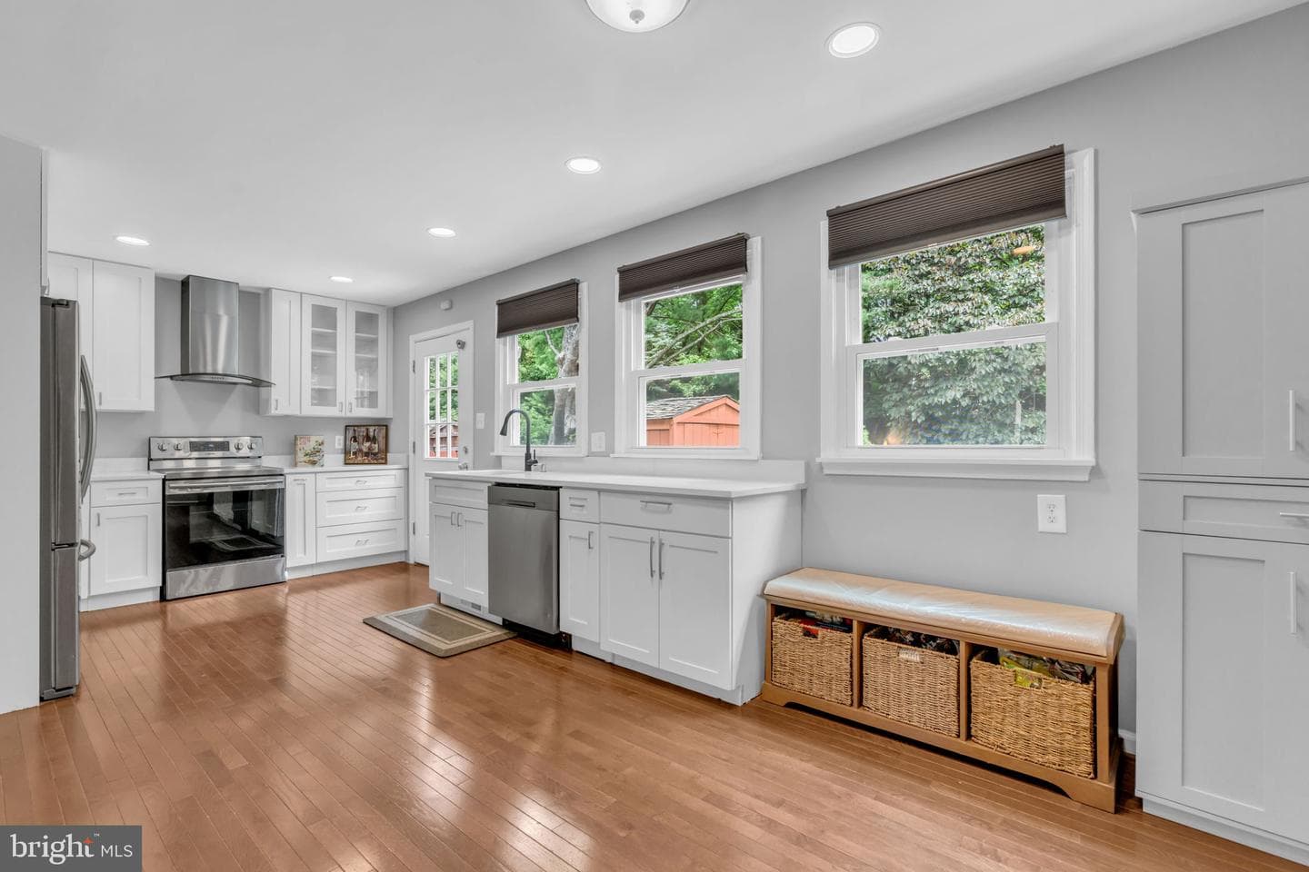 2 Goodport Court photo 4