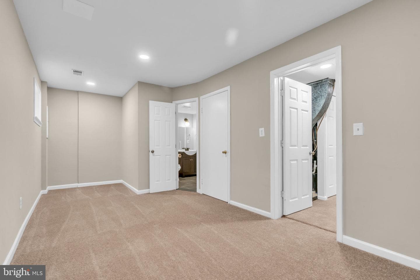 2 Goodport Court photo 43
