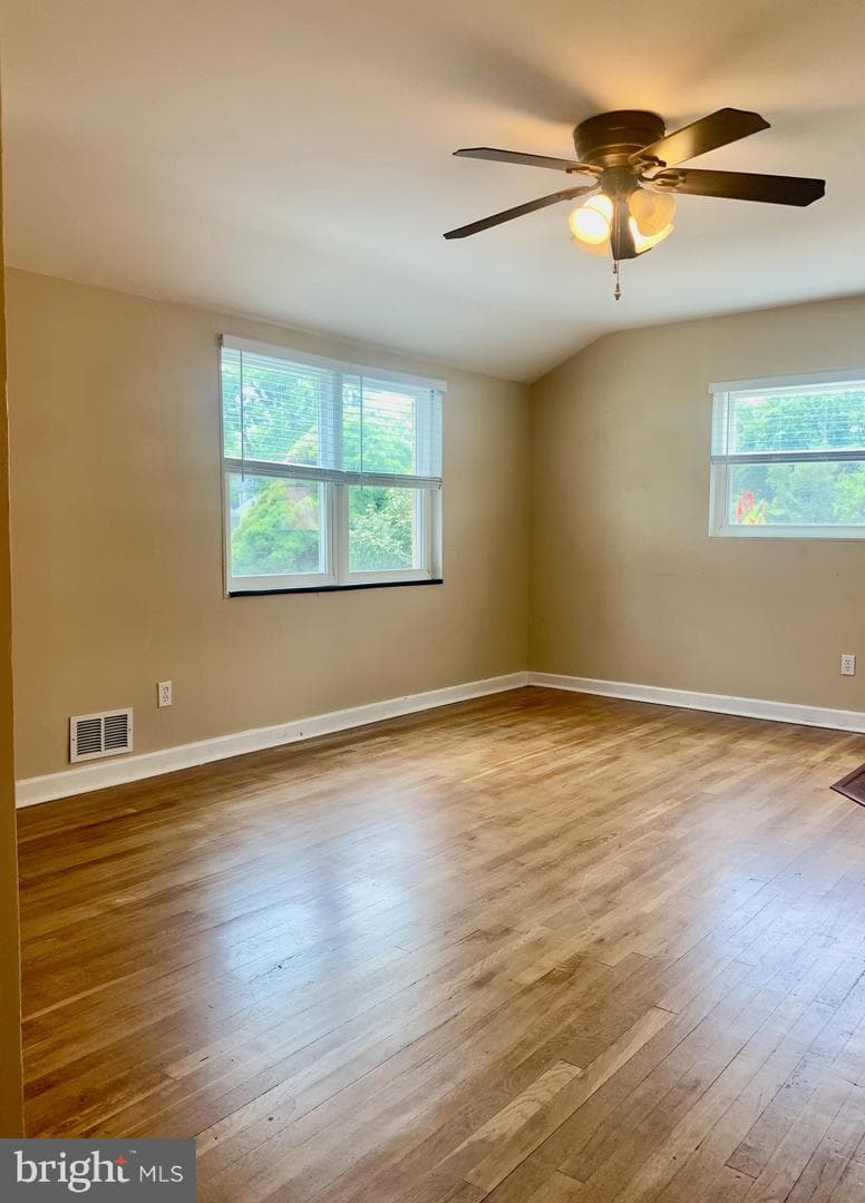 12702 Hathaway Drive photo 3