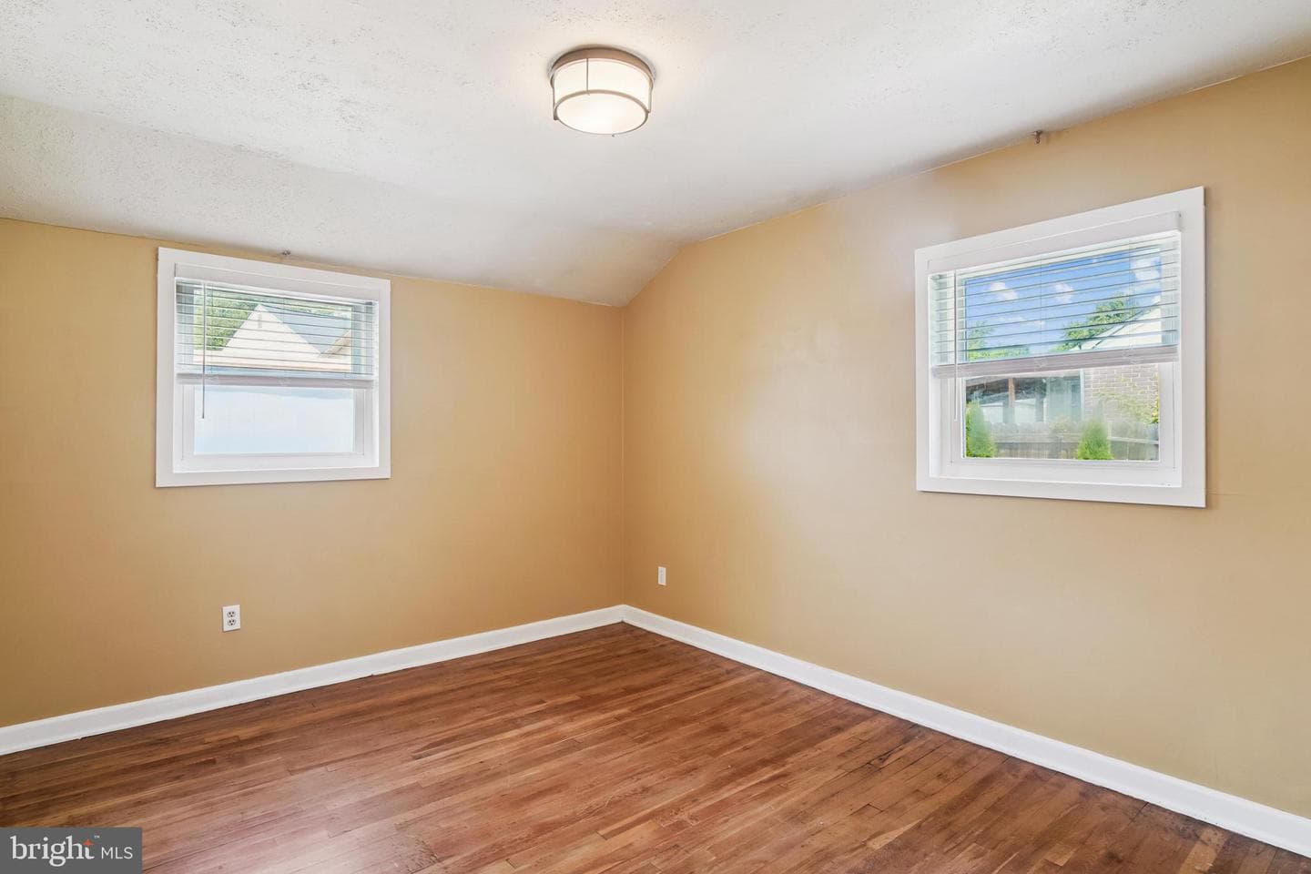 12702 Hathaway Drive photo 7