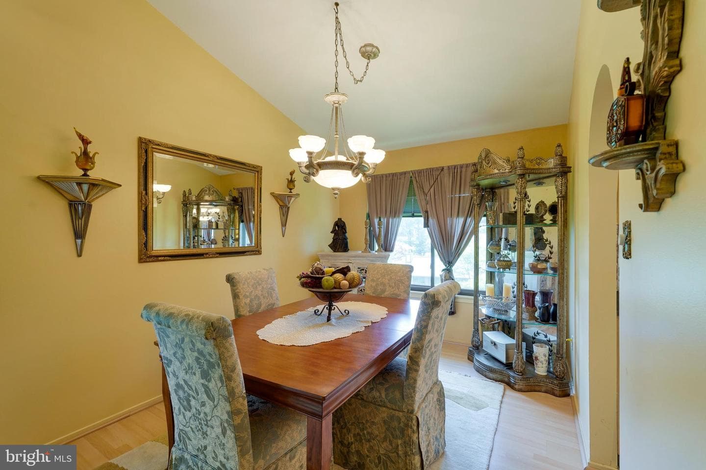 10408 Mercado Way photo 9