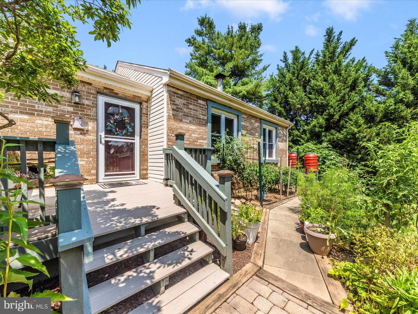 28 Pavilion Drive photo 2