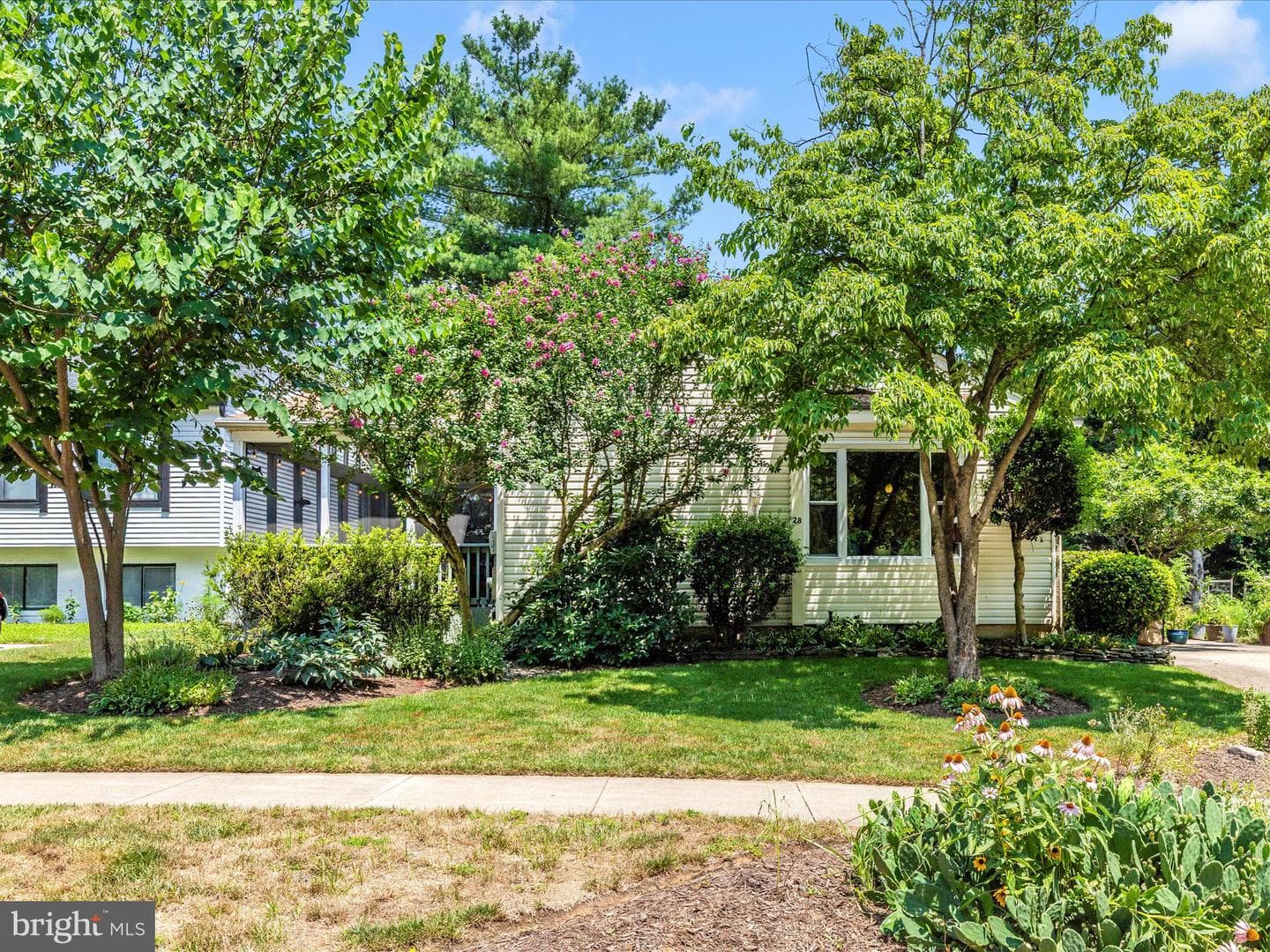 28 Pavilion Drive photo 32