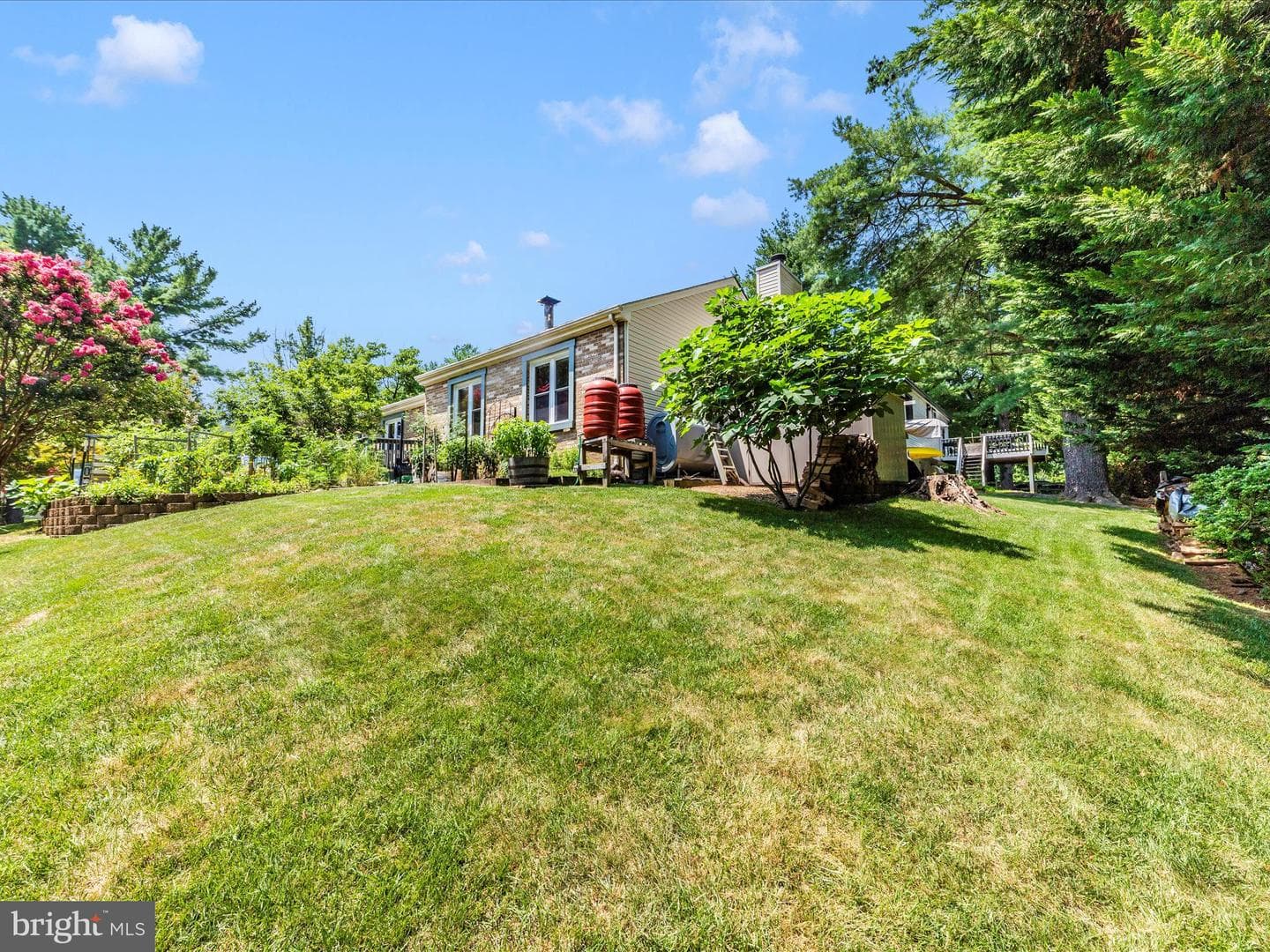 28 Pavilion Drive photo 34