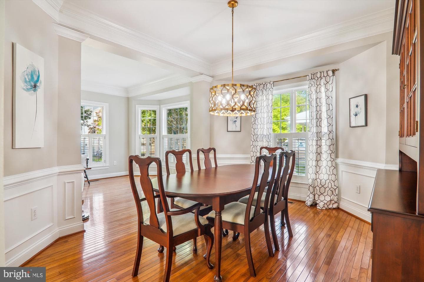 907 Linslade Street photo 13