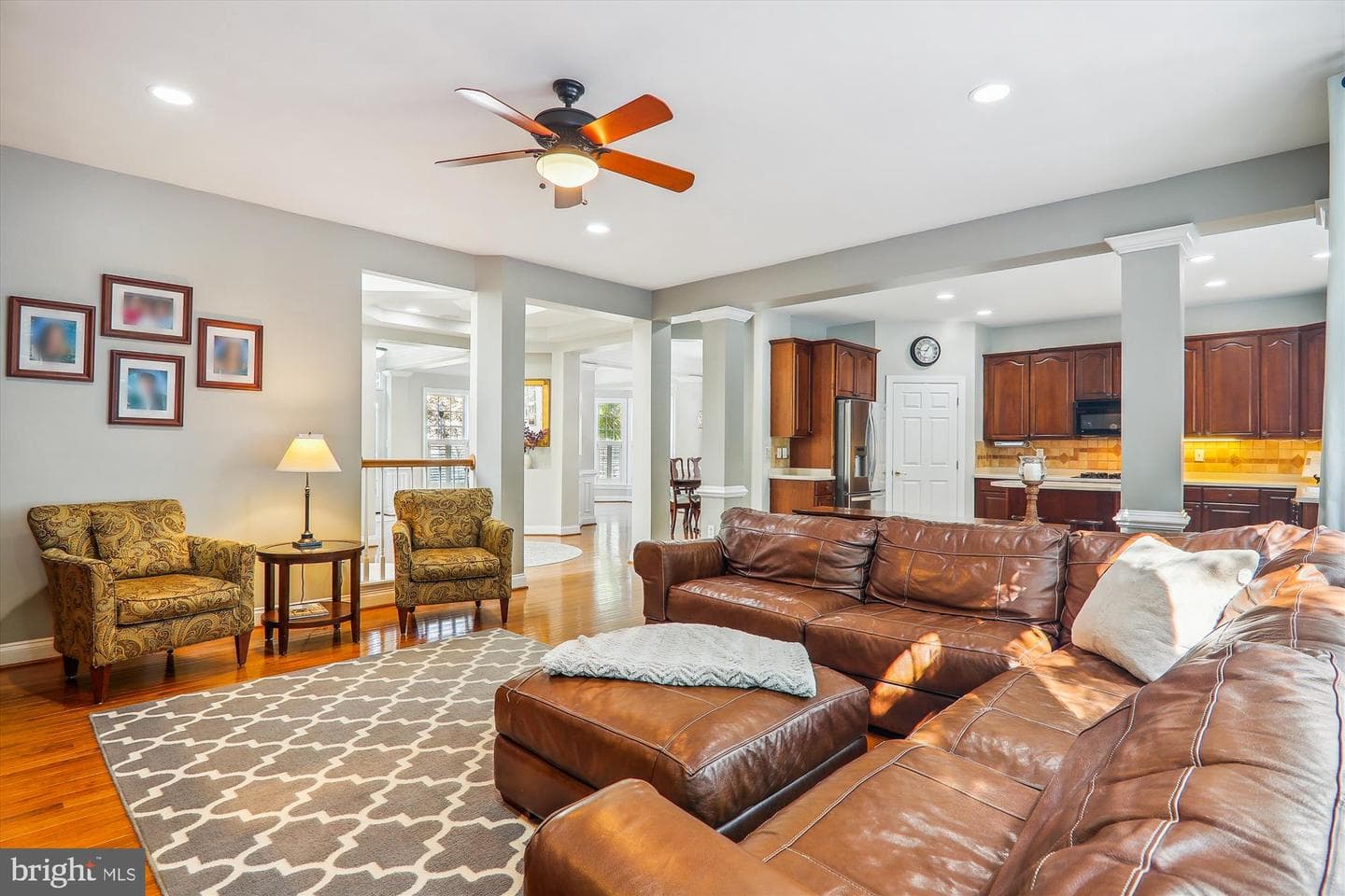 907 Linslade Street photo 17