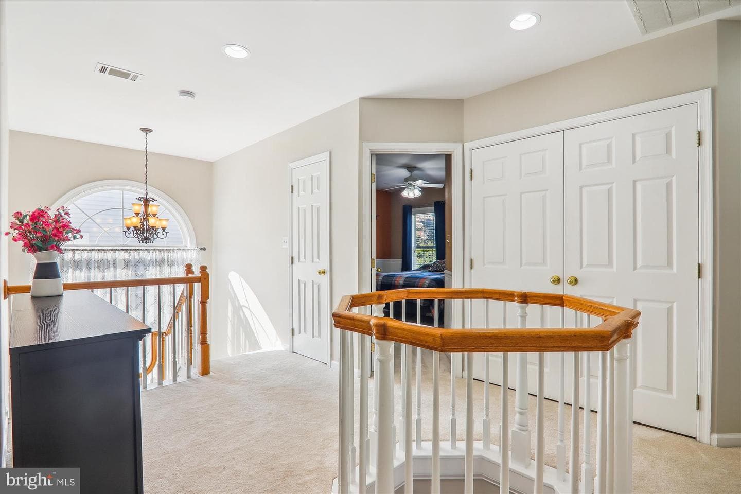 907 Linslade Street photo 40