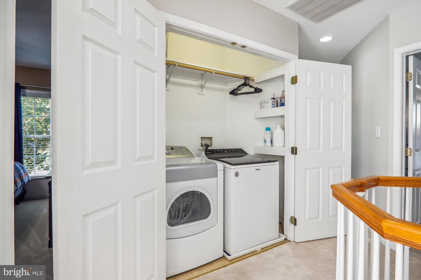 907 Linslade Street photo 41