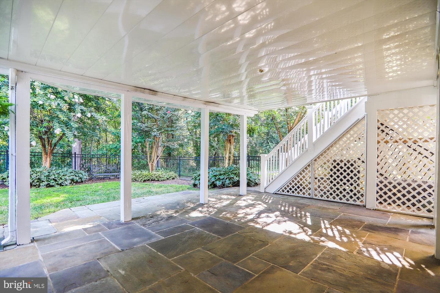 907 Linslade Street photo 52