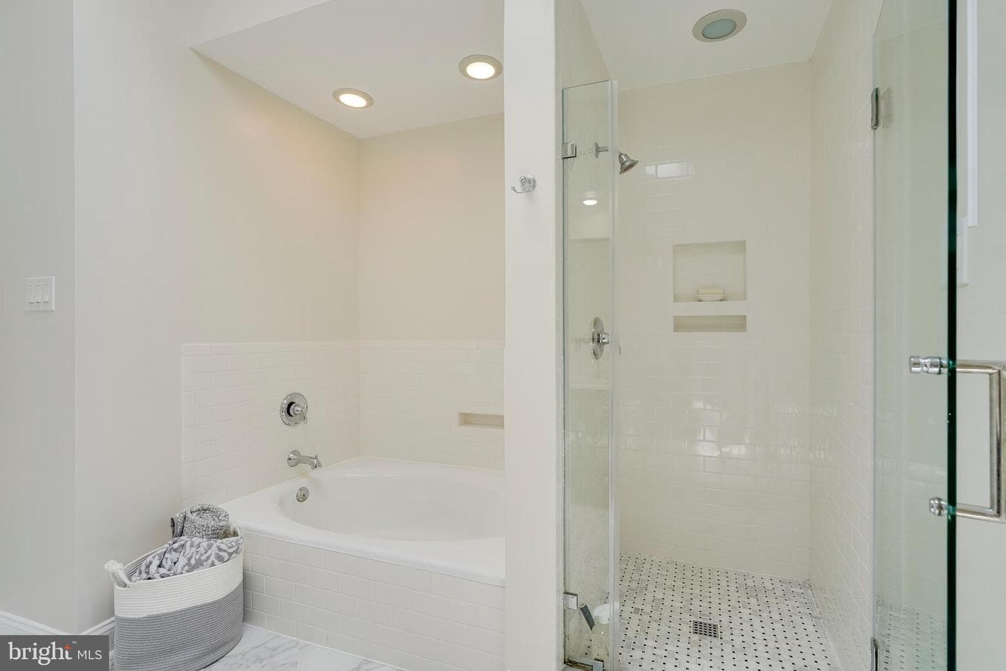 701 Stratford Manor Terrace photo 23