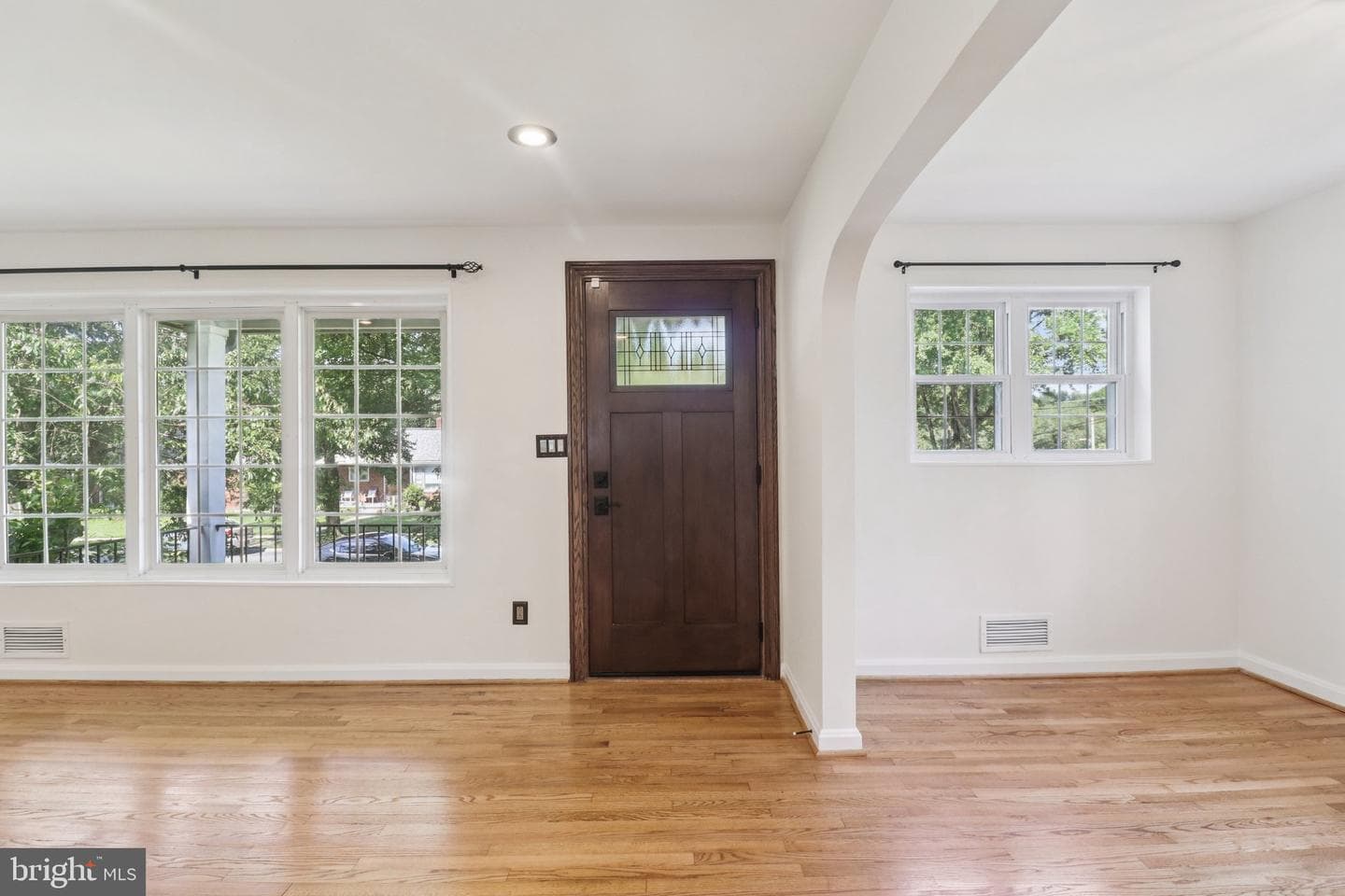 10215 Haywood Drive photo 3