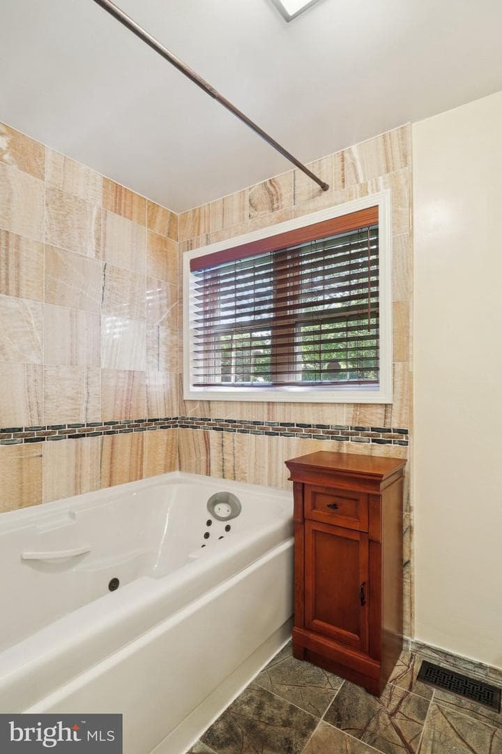 10215 Haywood Drive photo 34