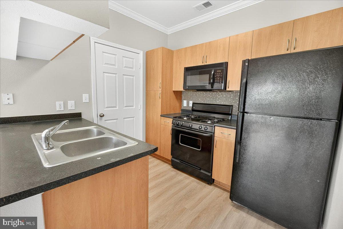 13501 Derry Glen Court #202 photo 9