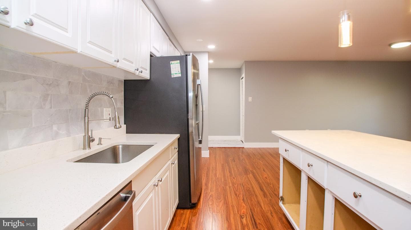 2305 Greenery Lane #t-3-3 photo 11