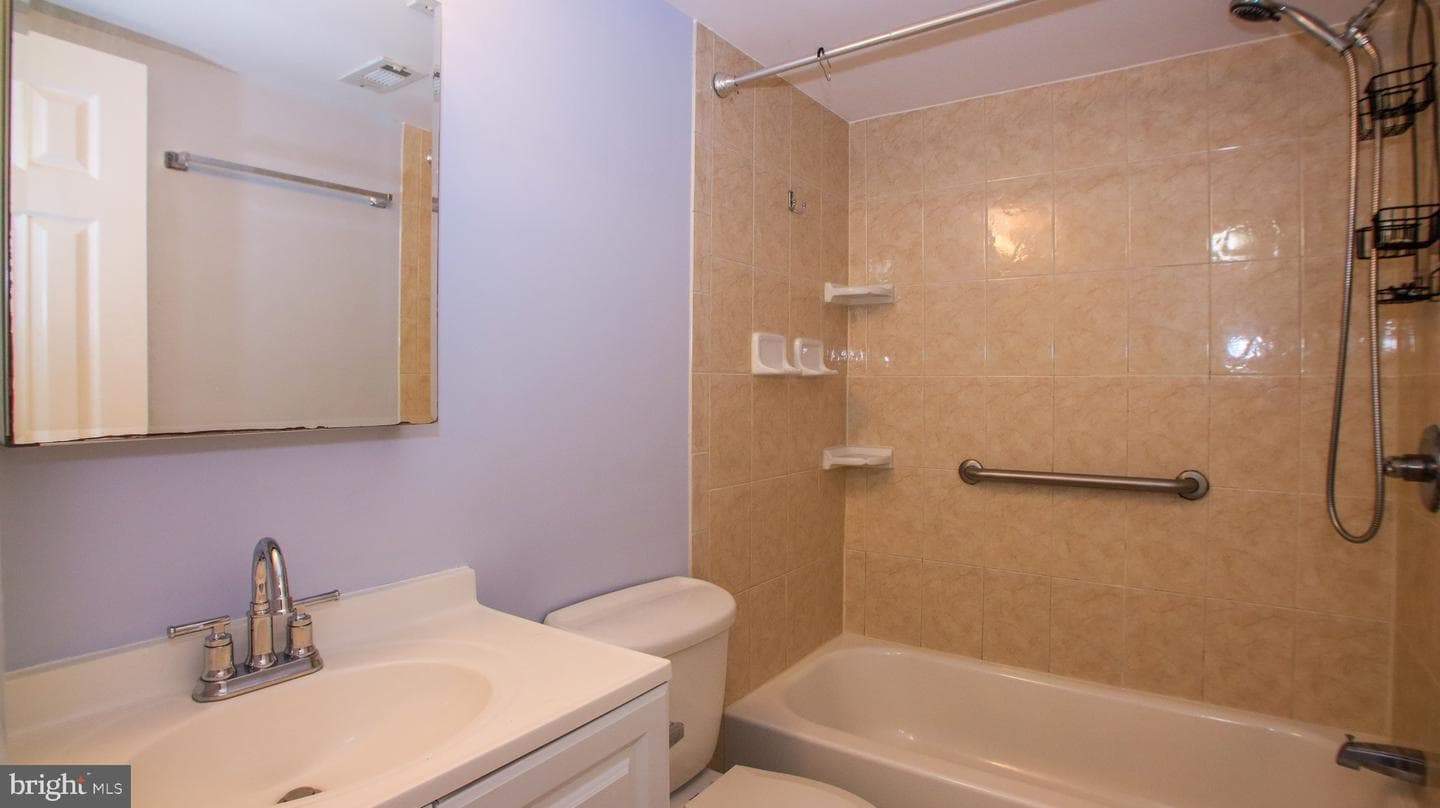 2305 Greenery Lane #t-3-3 photo 22