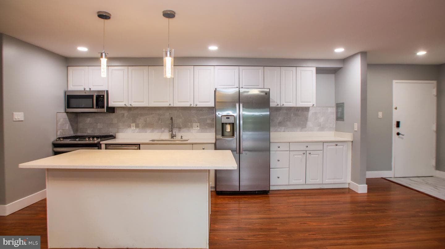 2305 Greenery Lane #t-3-3 photo 4
