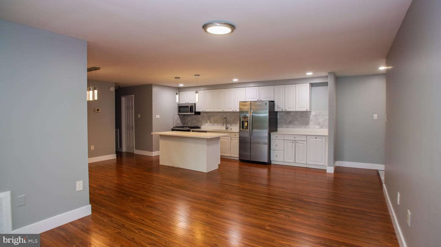 2305 Greenery Lane #t-3-3 photo 5