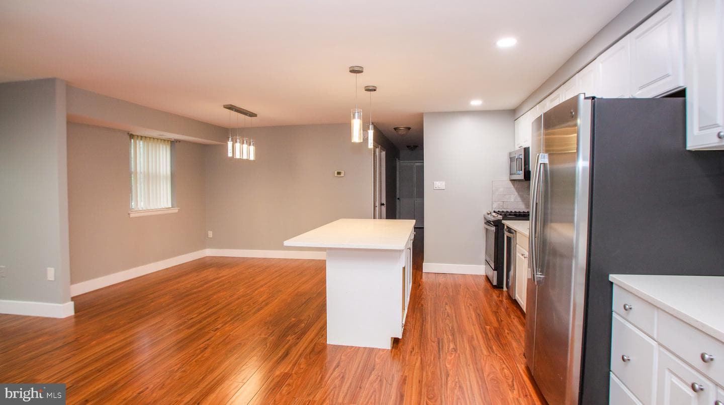 2305 Greenery Lane #t-3-3 photo 6