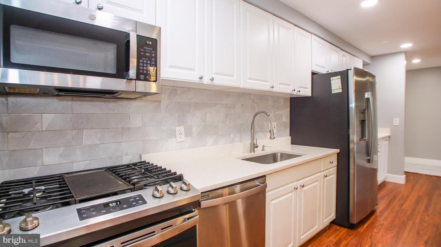2305 Greenery Lane #t-3-3 photo 9